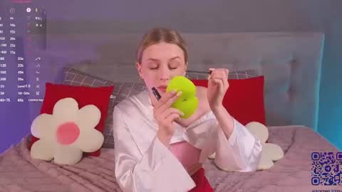 Snapshot of soft_babe chatting on 16, 6, 2026 Milisa online show from 16, 6, 2026