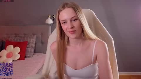 Snapshot of soft_babe chatting on 28, 7, 2026 Milisa online show from 28, 7, 2026