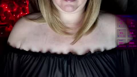 Snapshot of soft_body chatting on 19, 11, 2025 Hi Im Sofia online show from 19, 11, 2025