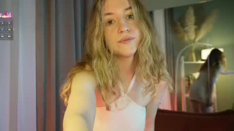 softdreamer_ online show from 5, 11, 2025