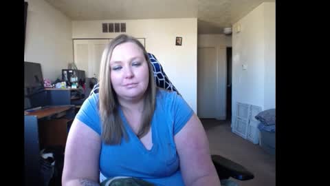 Snapshot of softerpeaches chatting on 7, 1, 2025 Rose online show from 7, 1, 2025