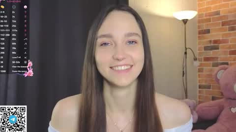 Snapshot of softiedream chatting on 10, 11, 2025 Elly online show from 10, 11, 2025