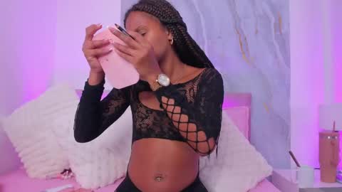 Snapshot of sofynovoa chatting on 11, 5, 2026 online show from 11, 5, 2026