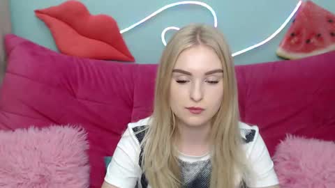 Snapshot of sofysoft chatting on 19, 11, 2025 sofysoft online show from 19, 11, 2025