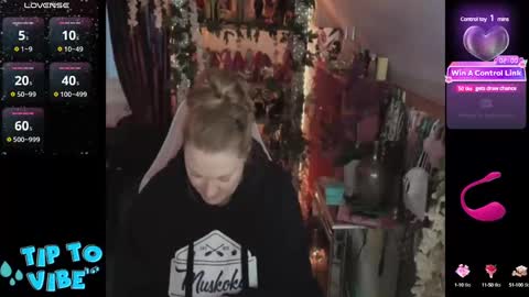 Snapshot of solesticia chatting on 3, 2, 2025 solesticia online show from 3, 2, 2025