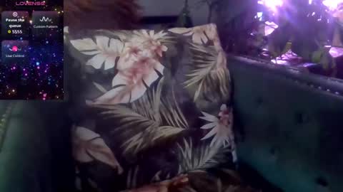 Snapshot of solesticia chatting on 14, 9, 2025 solesticia online show from 14, 9, 2025