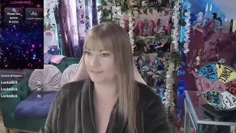 Snapshot of solesticia chatting on 17, 9, 2025 solesticia online show from 17, 9, 2025