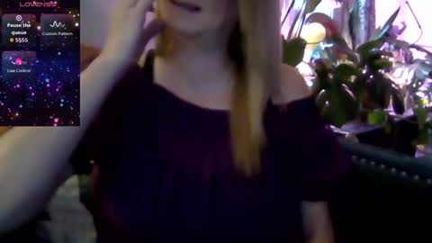 Snapshot of solesticia chatting on 24, 9, 2025 solesticia online show from 24, 9, 2025