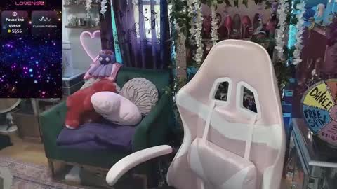 Snapshot of solesticia chatting on 28, 9, 2025 solesticia online show from 28, 9, 2025