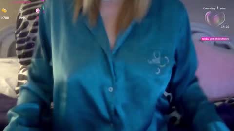 Snapshot of solesticia chatting on 24, 10, 2025 solesticia online show from 24, 10, 2025