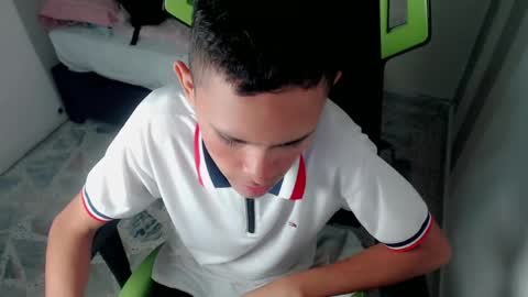 Snapshot of sombra_18 chatting on 16, 5, 2026 ESTEBAN online show from 16, 5, 2026