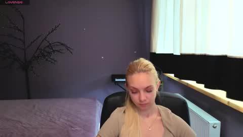 Snapshot of sonnysofia chatting on 12, 5, 2026 Sonya online show from 12, 5, 2026