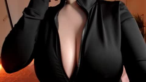 Snapshot of sonya_baby chatting on 26, 11, 2025 SONIA online show from 26, 11, 2025