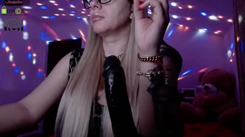 Snapshot of sonyadevon chatting on 31, 12, 2024 Sonia online show from 31, 12, 2024