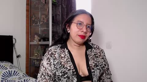  Sophia  online show from 22, 12, 2024