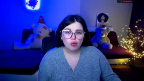 sophia__olsen online show from 4, 12, 2024