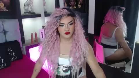 Snapshot of sophia_hott01 chatting on 29, 9, 2025 sophia_hott01 online show from 29, 9, 2025