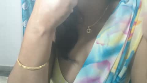 Snapshot of sophia_indian chatting on 5, 6, 2026 Sophia Tamil online show from 5, 6, 2026