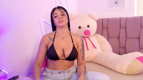 Sophia Carson online show from 4, 12, 2025