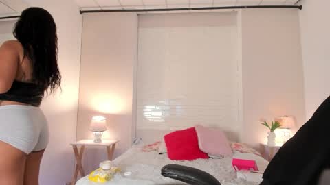  S O P H I A  online show from 9, 2, 2026