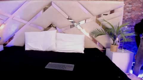 Sophia Paris online show from 21, 12, 2025