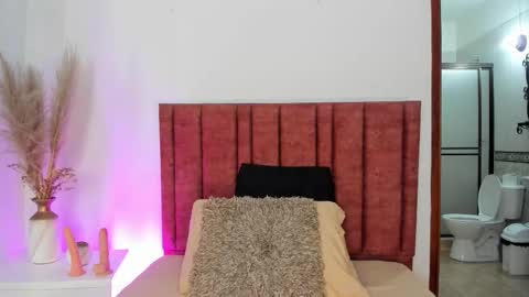 sophiacolliins online show from 20, 9, 2025