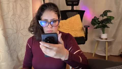 Snapshot of sophiadumont chatting on 8, 6, 2026 Sophia online show from 8, 6, 2026