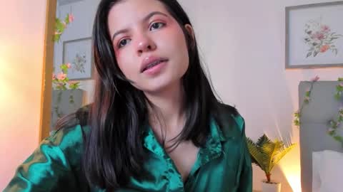 Sophia Howland online show from 6, 2, 2026