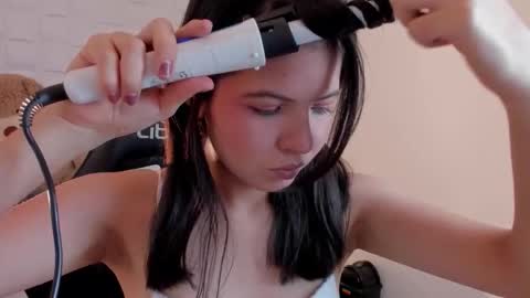 Sophia Howland online show from 20, 3, 2026