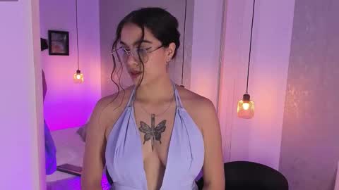 Snapshot of sophiakross chatting on 14, 11, 2025 Sophia online show from 14, 11, 2025