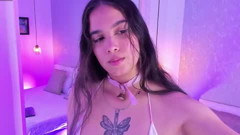 Snapshot of sophiakross chatting on 2, 12, 2025 Sophia online show from 2, 12, 2025