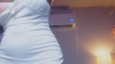 Snapshot of sophialaxx chatting on 14, 6, 2026 Sophia online show from 14, 6, 2026
