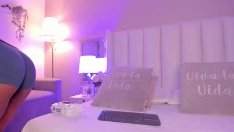 SophiaSmiths online show from 5, 3, 2026