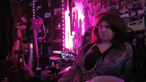 Snapshot of sophie198013 chatting on 6, 6, 2026 Sophie Satin1980 online show from 6, 6, 2026