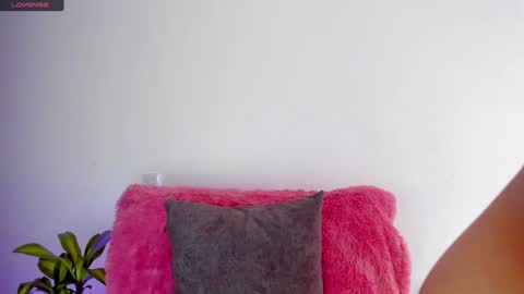 Snapshot of sophie_001 chatting on 18, 12, 2024 Sophie online show from 18, 12, 2024