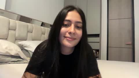 Snapshot of sophie_foxxx chatting on 2, 5, 2026 Sophie online show from 2, 5, 2026