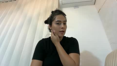 Snapshot of sophie_foxxx chatting on 13, 5, 2026 Sophie online show from 13, 5, 2026