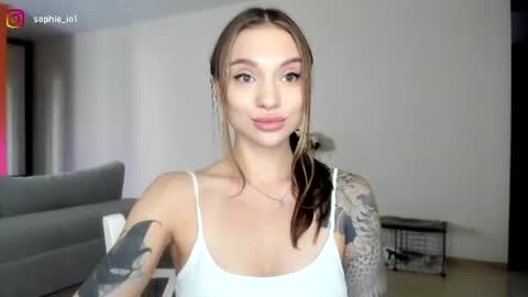 Snapshot of sophie_in chatting on 7, 7, 2026 Sonya online show from 7, 7, 2026