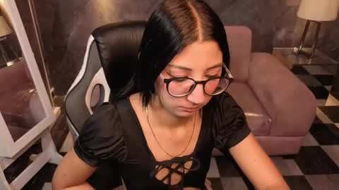 sophie_jones_b online show from 18, 3, 2026