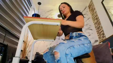 Snapshot of sophie_littles chatting on 1, 6, 2026 Sophie online show from 1, 6, 2026