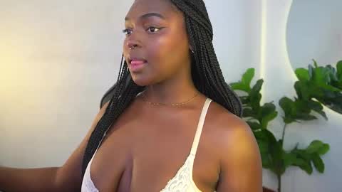 Snapshot of sophie_luvs chatting on 20, 5, 2026 Sophie online show from 20, 5, 2026