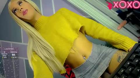 Snapshot of sophie_vall chatting on 17, 10, 2025 sophie_vall online show from 17, 10, 2025