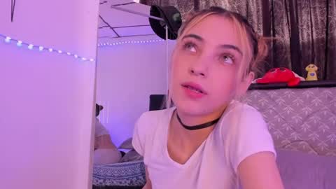 Snapshot of sophie_vega1 chatting on 2, 7, 2026 Sophie online show from 2, 7, 2026