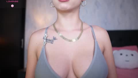 Snapshot of sophie_x1 chatting on 19, 1, 2026 Sophie online show from 19, 1, 2026