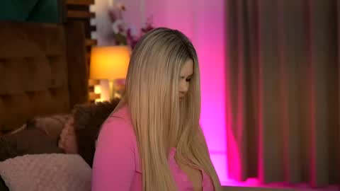 Sophie online show from 10, 4, 2026