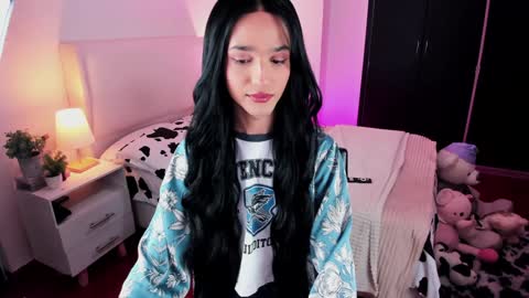    online show from 1, 2, 2025