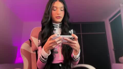 Snapshot of sophiecornett chatting on 3, 7, 2026 online show from 3, 7, 2026