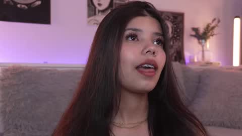 Snapshot of sophiee_art chatting on 23, 9, 2025 Sophiee online show from 23, 9, 2025