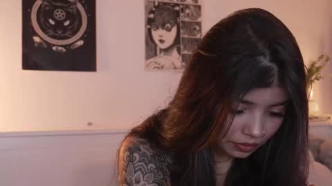 Snapshot of sophiee_art chatting on 28, 9, 2025 Sophiee online show from 28, 9, 2025