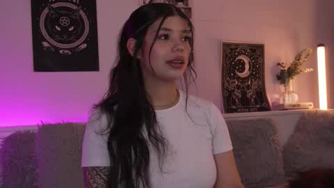 Snapshot of sophiee_art chatting on 7, 10, 2025 Sophiee online show from 7, 10, 2025